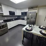 Apartamento De Luxo, Quadra Da Praia